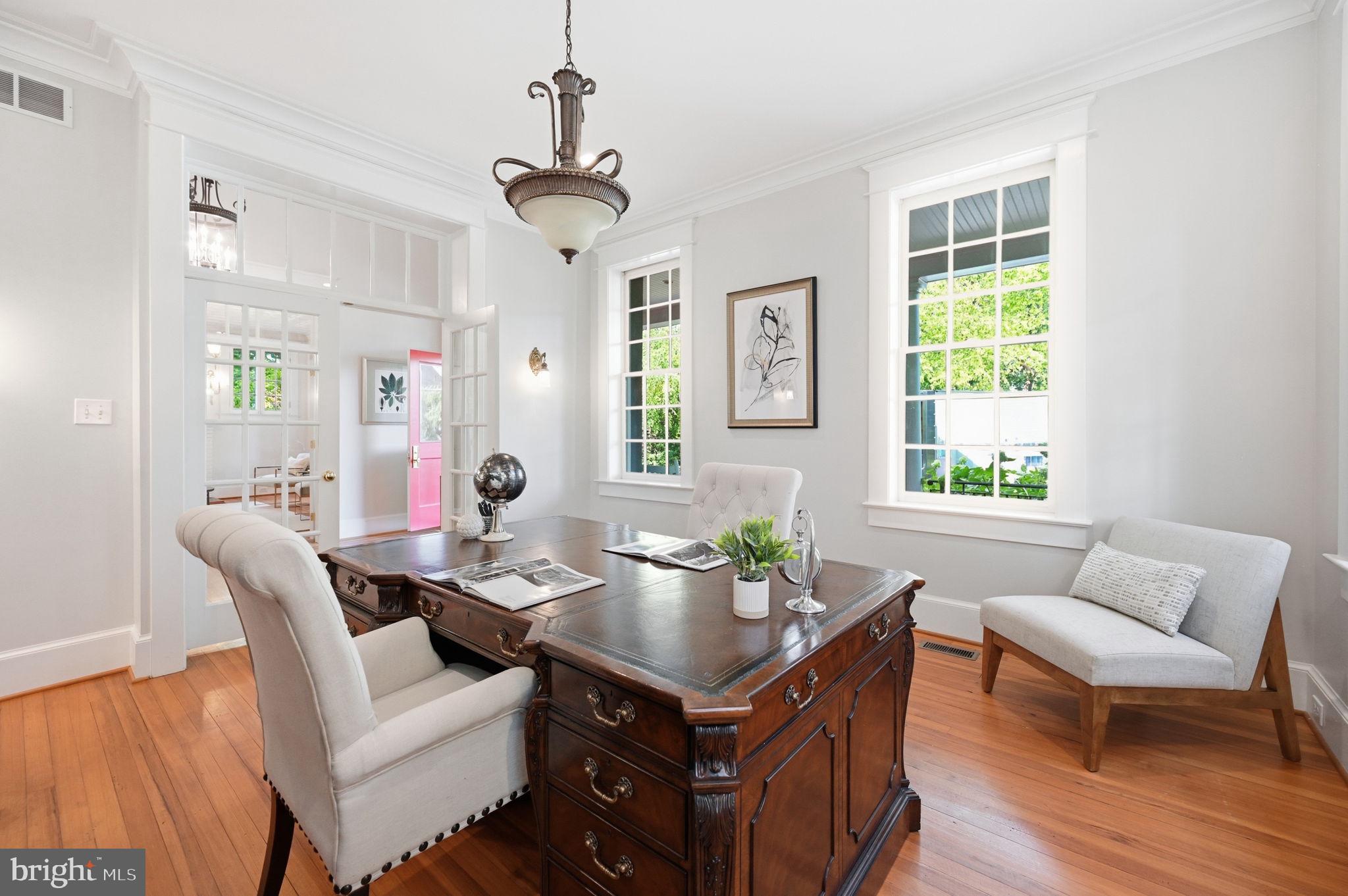 1908 South Arlington Ridge Road Arlington, VA 22202 - Photo 9 of 87 Gallery Image 9