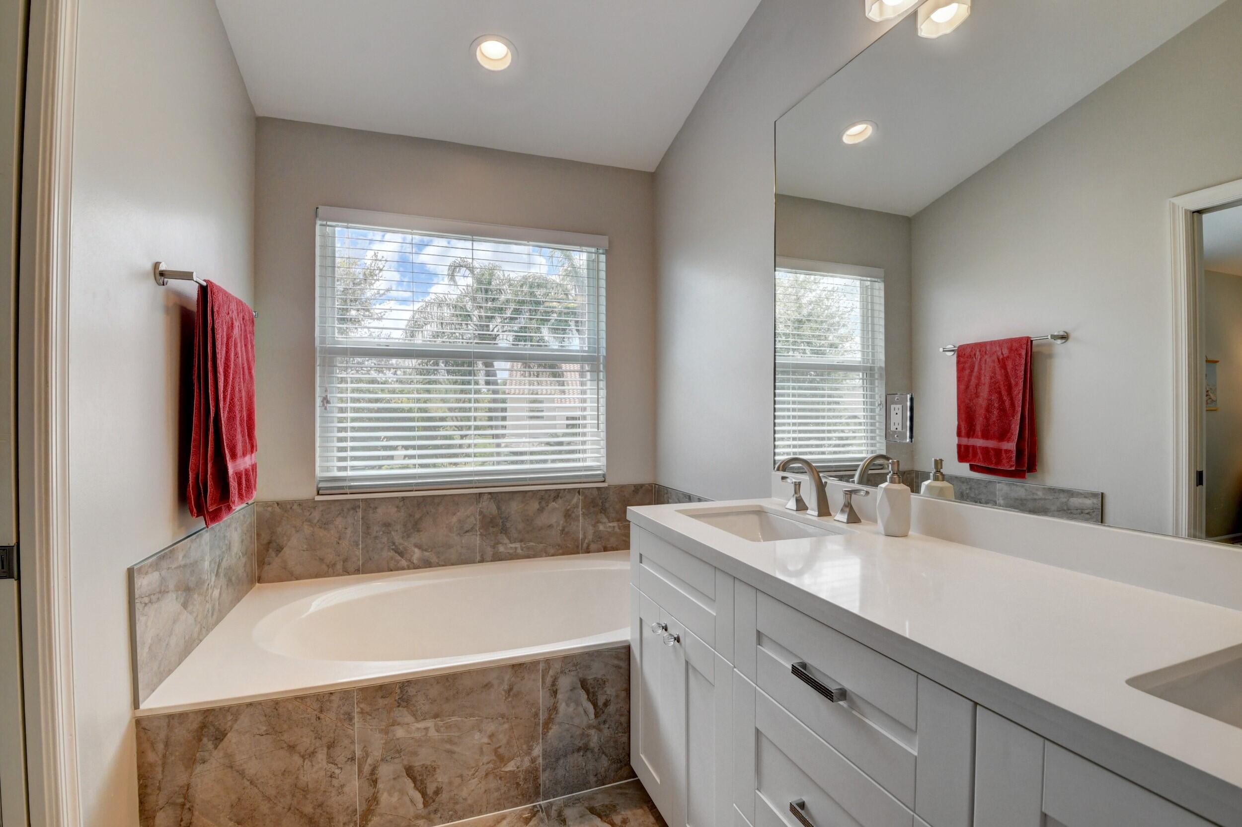 23467 Water Circle Boca Raton, FL 33486 - Photo 18 of 27 Master Bedroom Tub