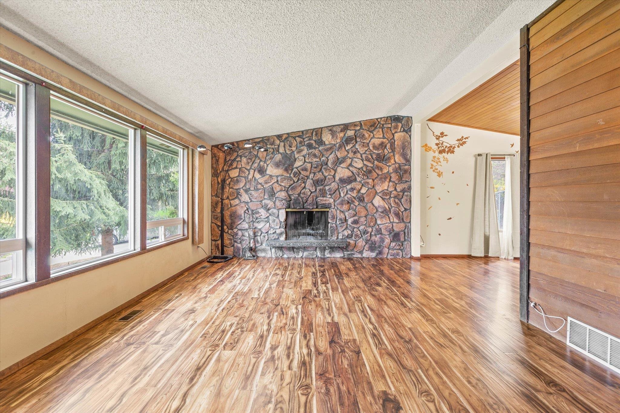 1712 South Wardson Road Spokane, WA 99212 - Photo 4 of 30