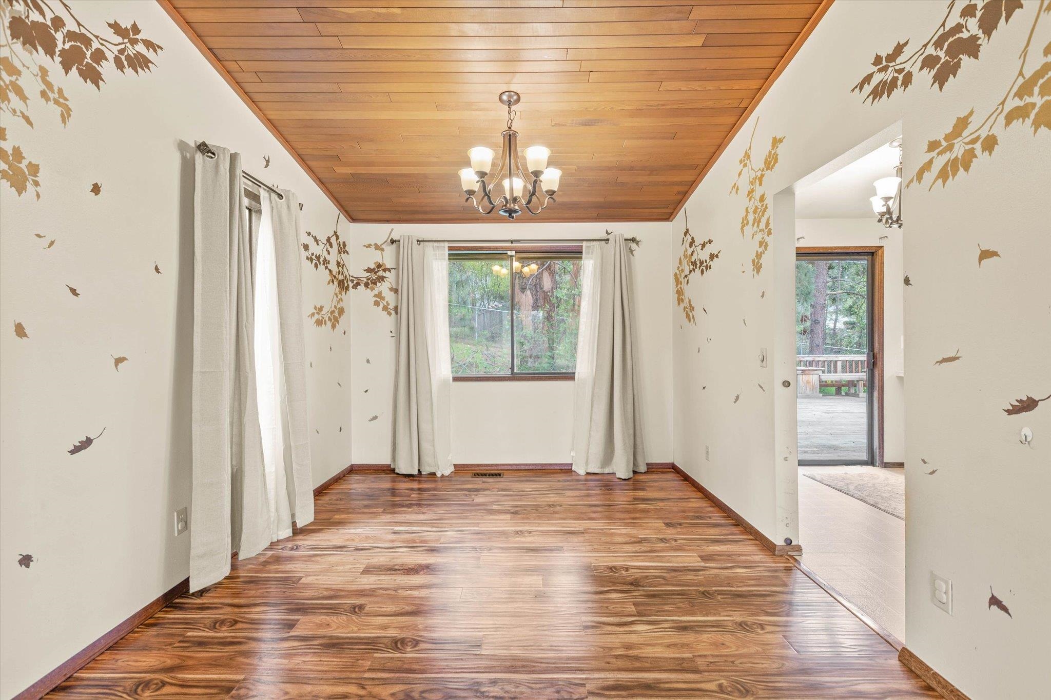 1712 South Wardson Road Spokane, WA 99212 - Photo 7 of 30