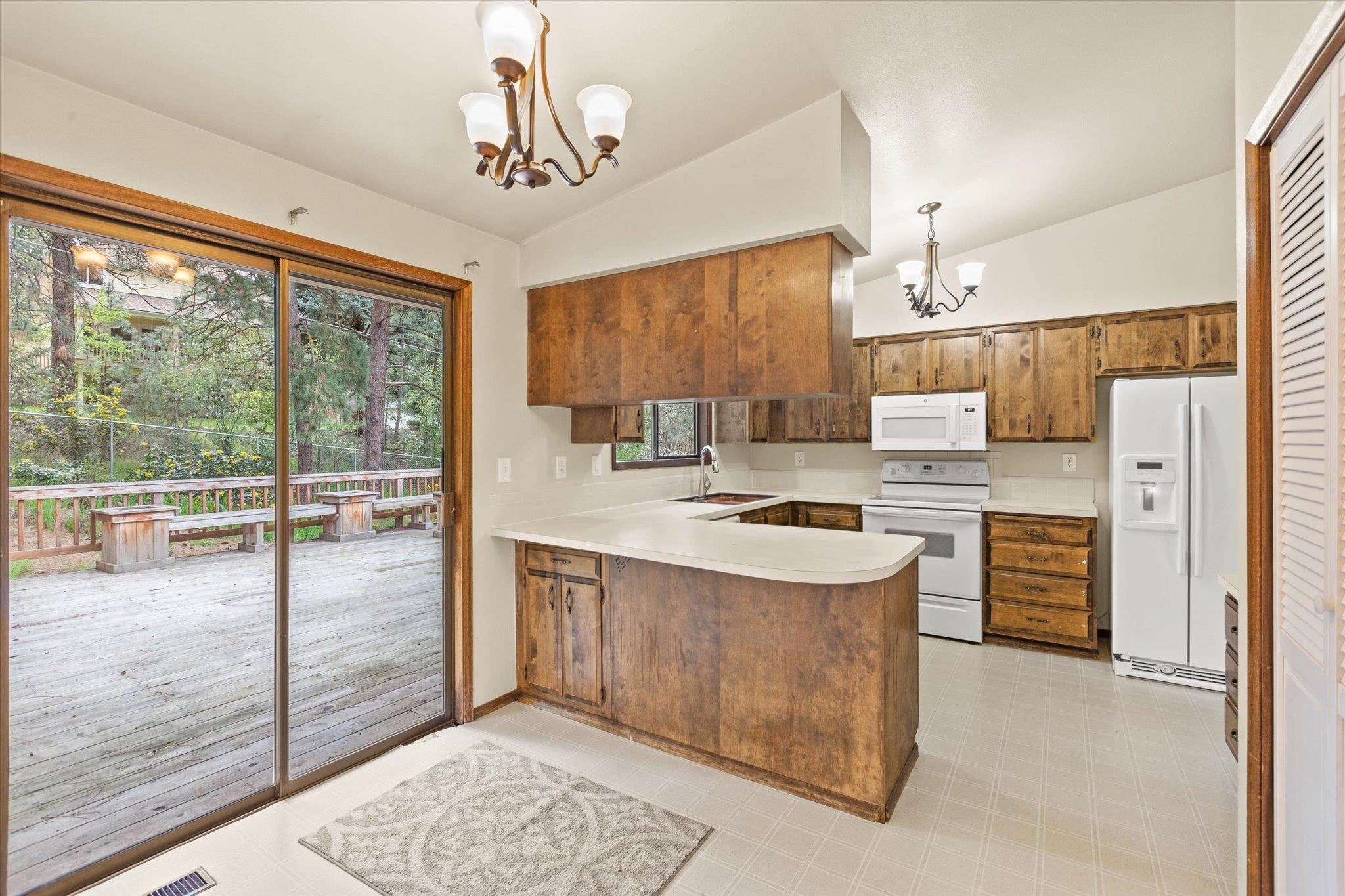 1712 South Wardson Road Spokane, WA 99212 - Photo 9 of 30