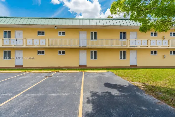 $149,900 | 505 Northwest 177th Street, Unit 136, Miami Gardens, FL 33169