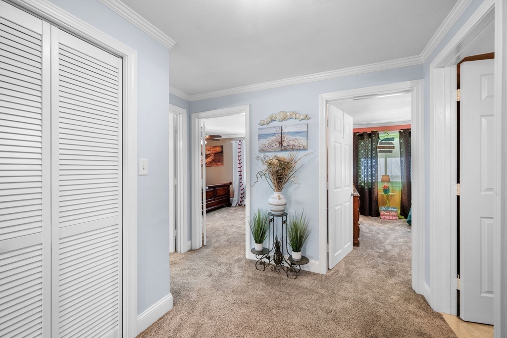 42 Walnut Street Saugus, MA 01906 - Photo 10 of 41