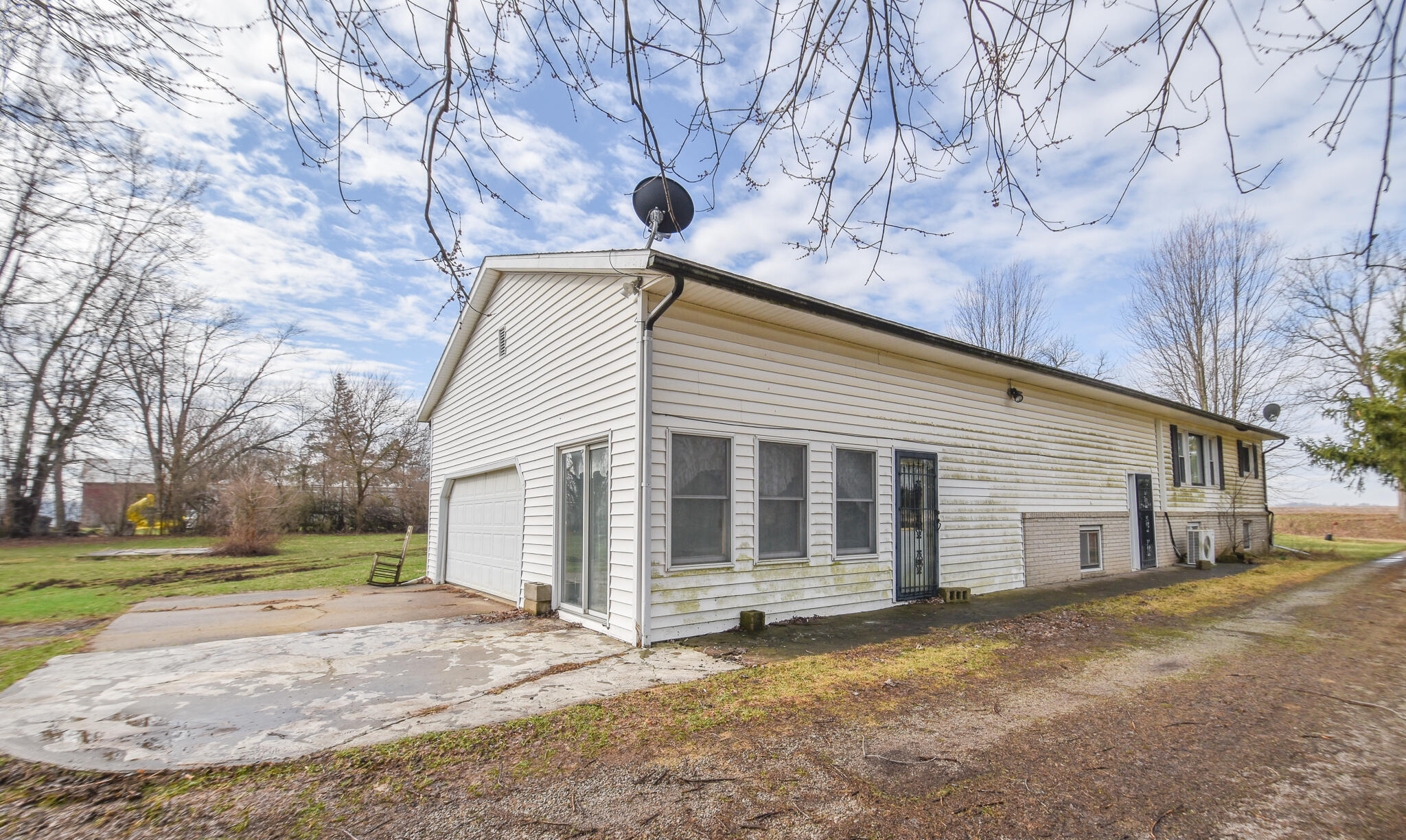 1023 Burbank Road Quincy, MI 49082 - Photo 3 of 34 DSC_0005