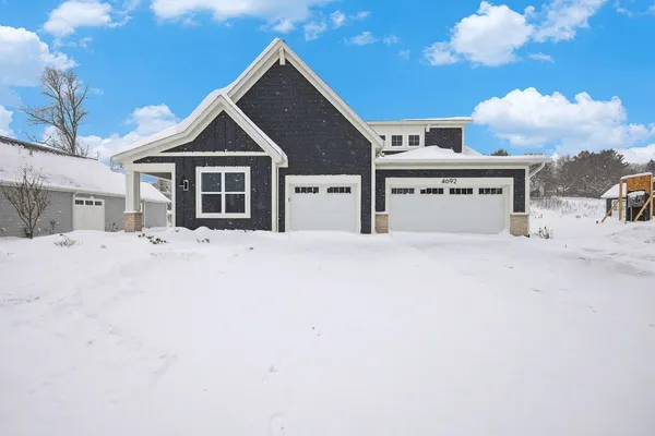 $1,100,000 | 4692 Knapp Blf Drive, Ada, MI 49301
