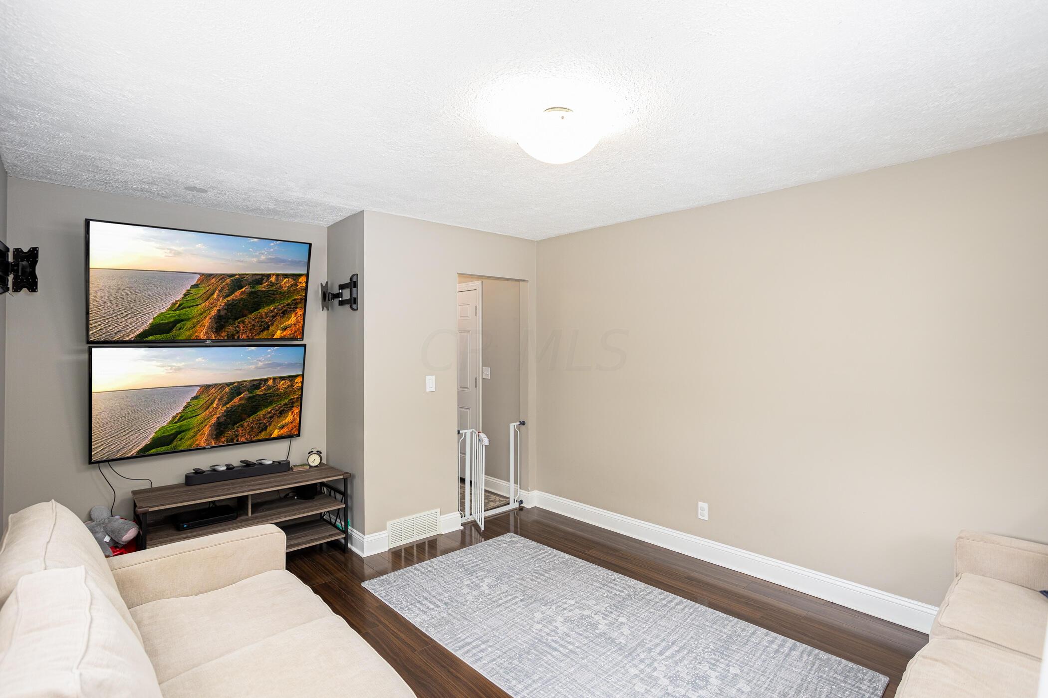 82 Richards Road Columbus, OH 43214 - Photo 21 of 46 1st Floor Bedroom or TV Room