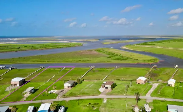 $320,000 | 2252 County Road 201, Sargent, TX 77414