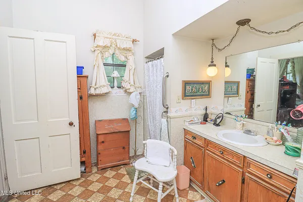 $775,000 | 2548 Furrs Mill Drive Northeast, Wesson, MS 39191