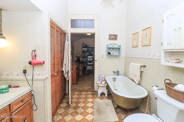 $775,000 | 2548 Furrs Mill Drive Northeast, Wesson, MS 39191