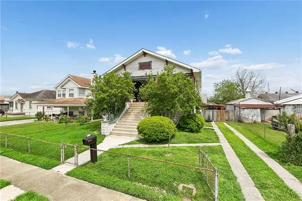 $215,000 | 435 1st Avenue, Harvey, LA 70058