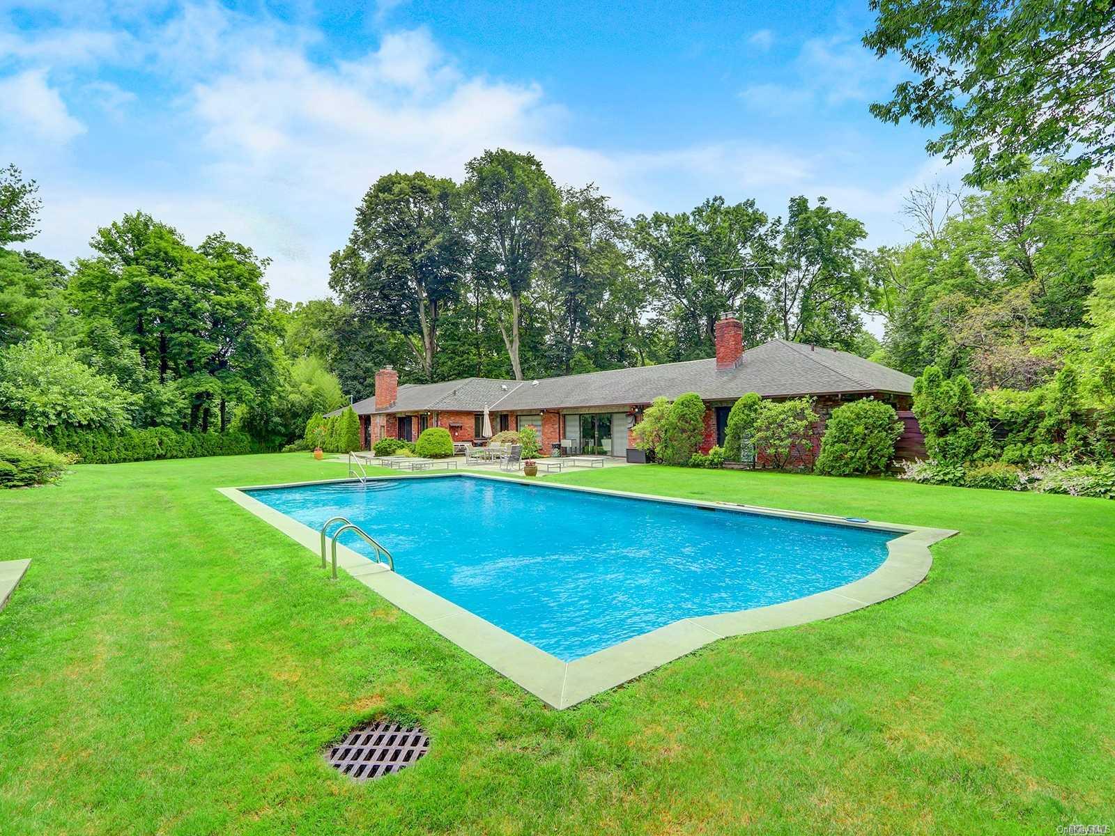 43 Deer Park Road Kings Point, NY 11024 - Photo 1 of 1 Pool