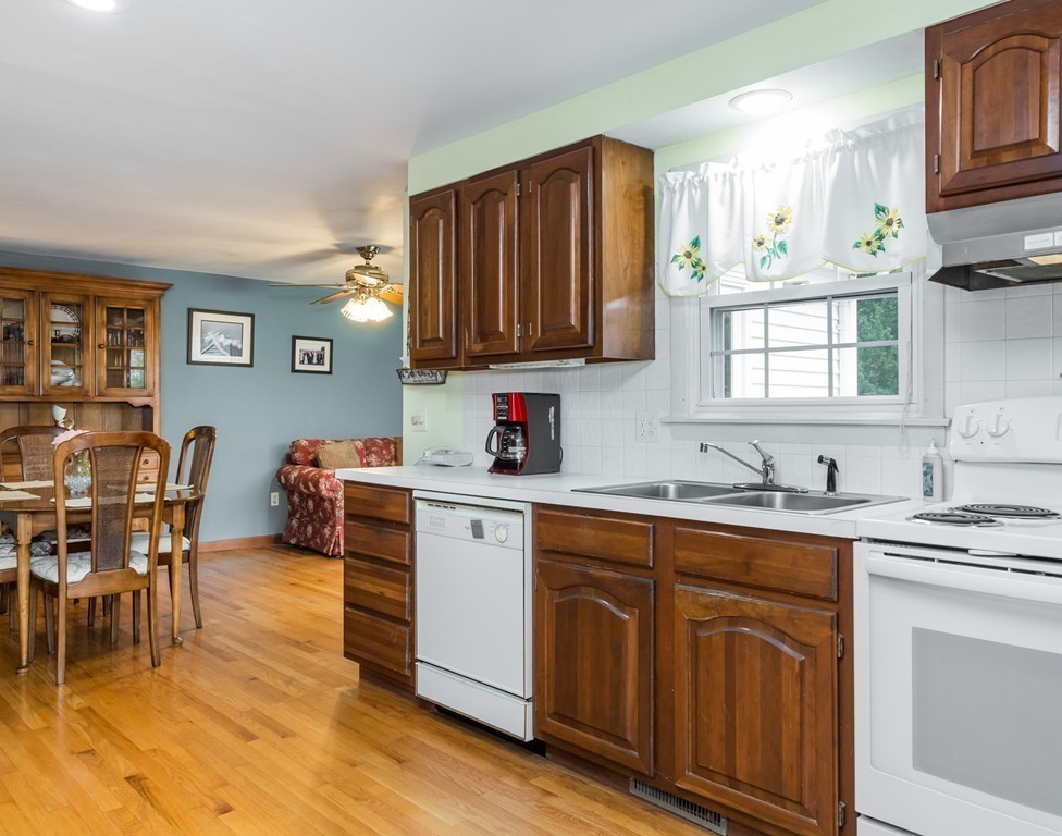 43 Holly Hill Road Springfield, MA 01119 - Photo 13 of 30 Gallery Image 13
