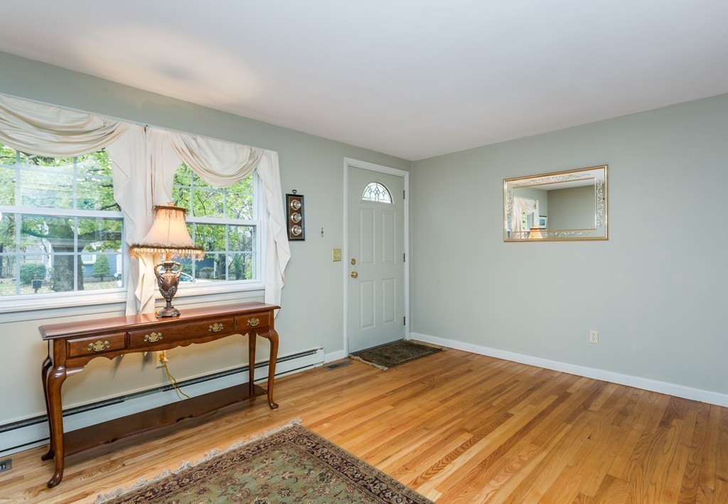 43 Holly Hill Road Springfield, MA 01119 - Photo 9 of 30 Gallery Image 9