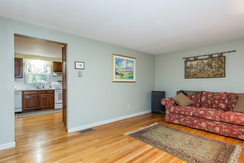43 Holly Hill Road Springfield, MA 01119 - Photo 10 of 30 Gallery Image 10