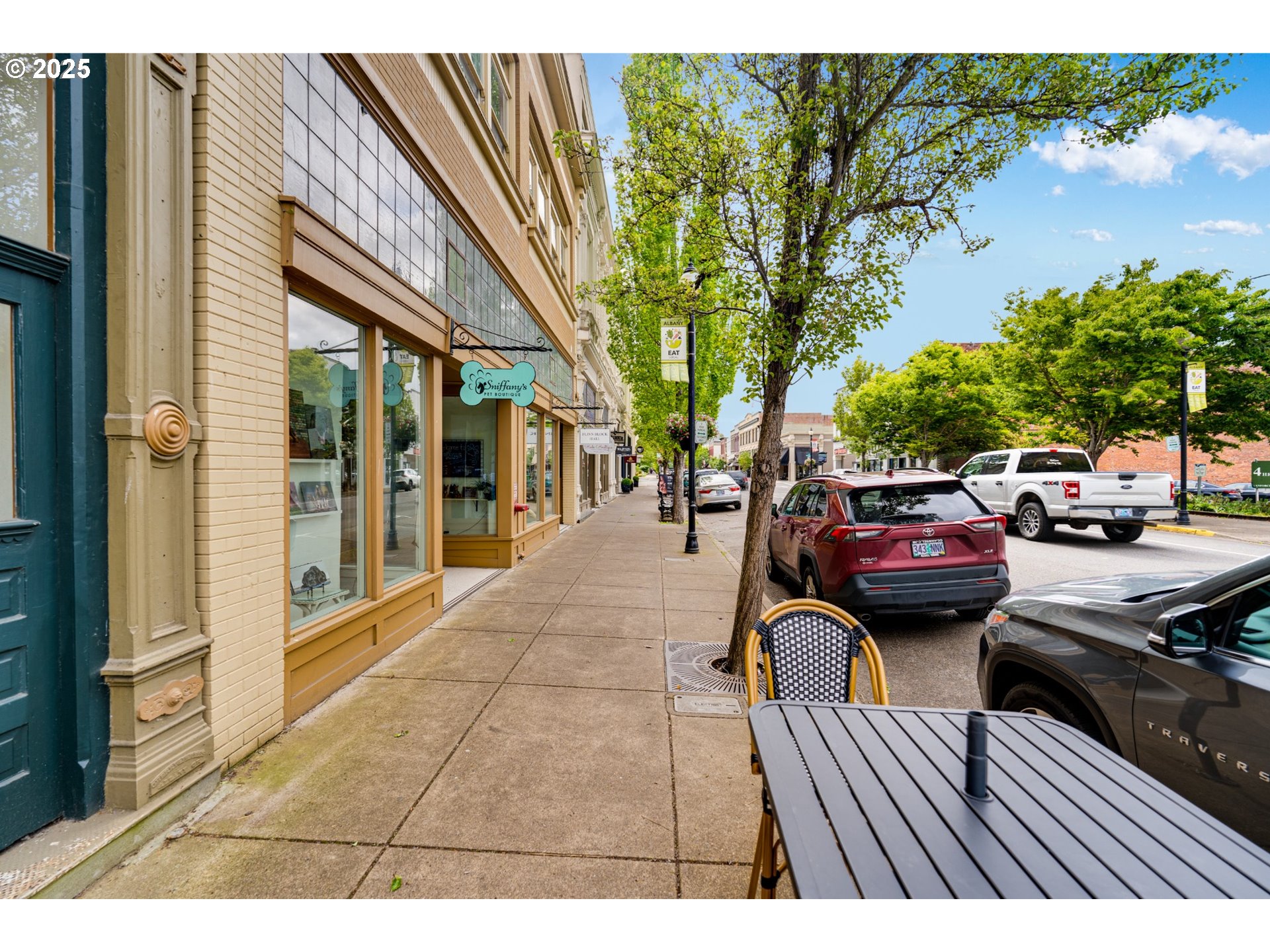 4327 Hackamore Court Southeast Albany, OR 97322 - Photo 23 of 25 a view of a patio with table and chairs and potted plants