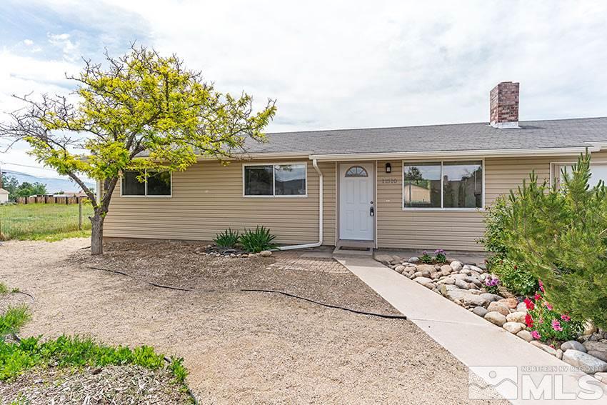 11510 Mistletoe Street Reno, NV 89506 - Photo 2 of 18 Photo 2