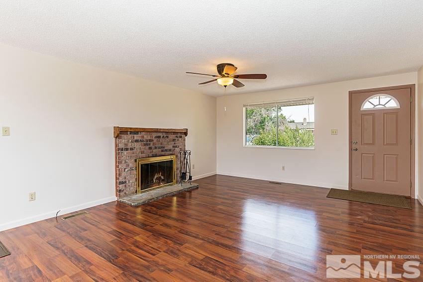 11510 Mistletoe Street Reno, NV 89506 - Photo 4 of 18 Photo 4