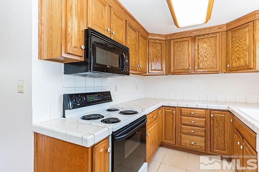 11510 Mistletoe Street Reno, NV 89506 - Photo 8 of 18 Photo 8