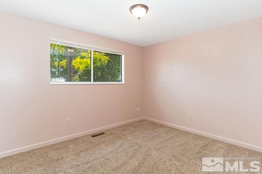 11510 Mistletoe Street Reno, NV 89506 - Photo 9 of 18 Photo 9