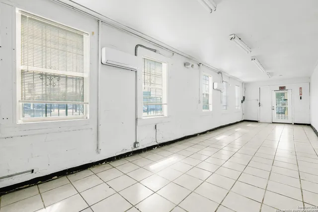 a view of a storage & utility room