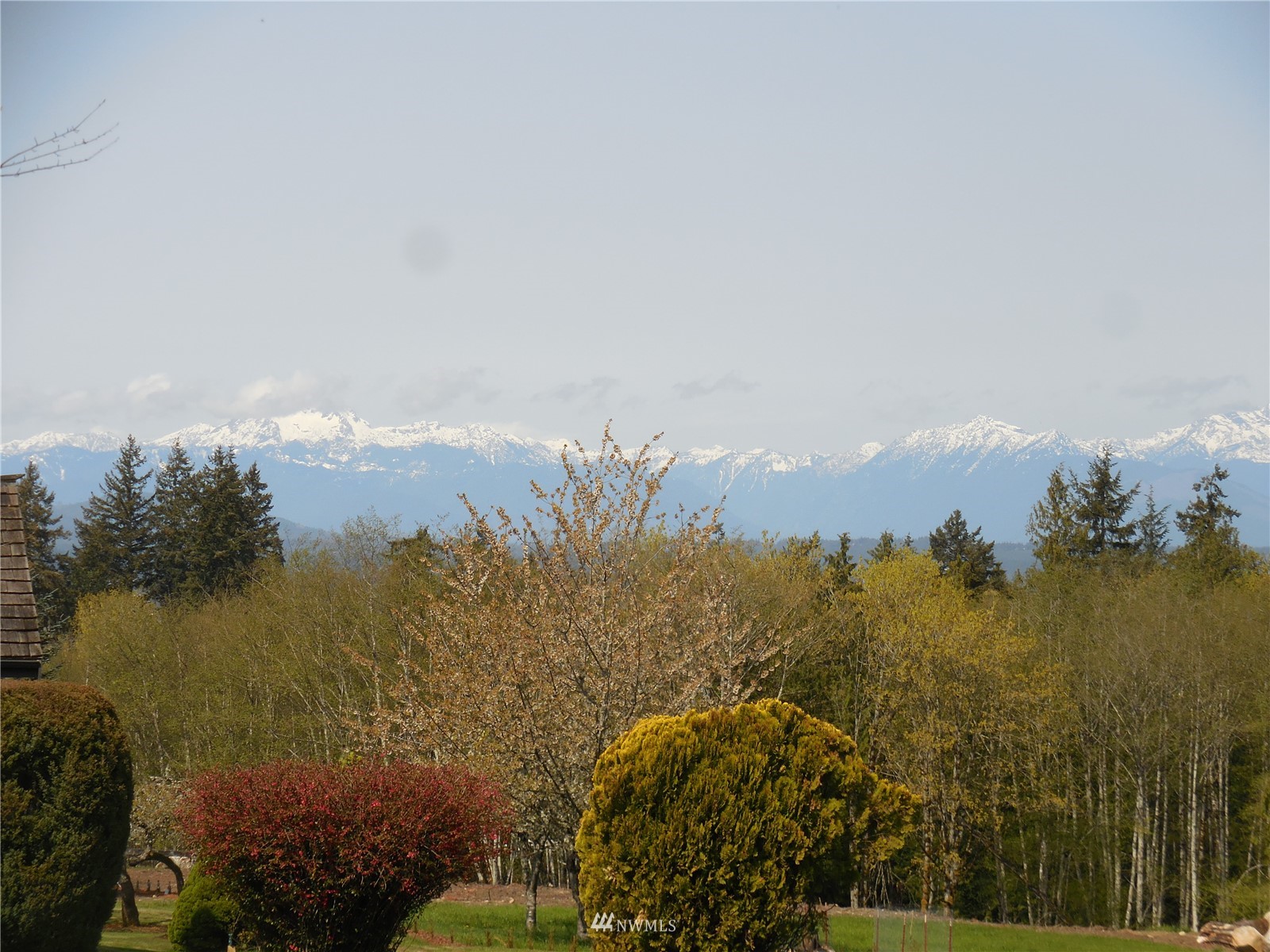 2530 Mountain View Road East Port Orchard, WA 98366 - Photo 3 of 34 a view of a city