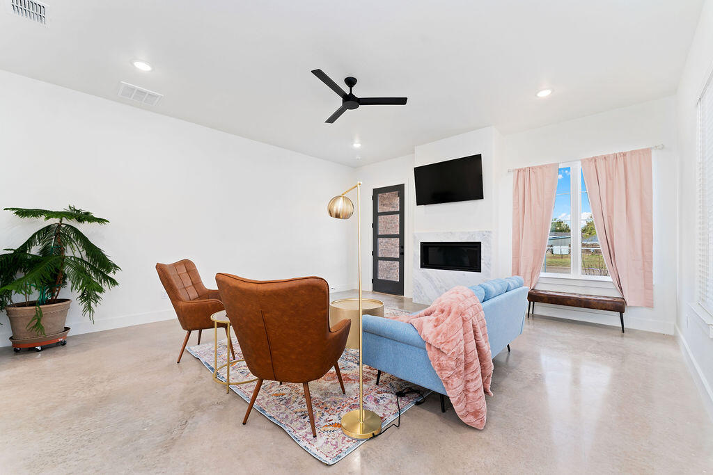 4511 22nd Place Lubbock, TX 79407 - Photo 8 of 30 8