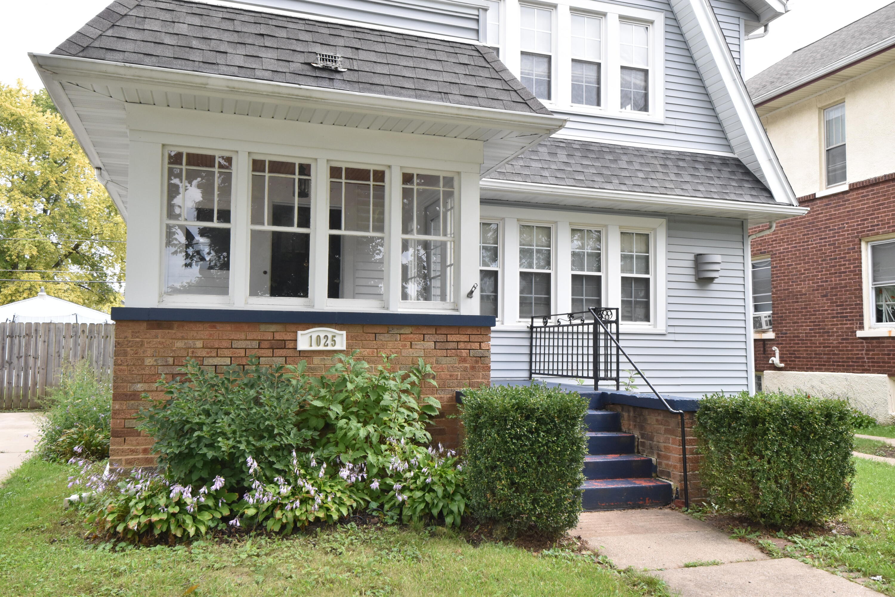1025 Arthur Avenue Racine, WI 53405 - Photo 49 of 49 Front close up