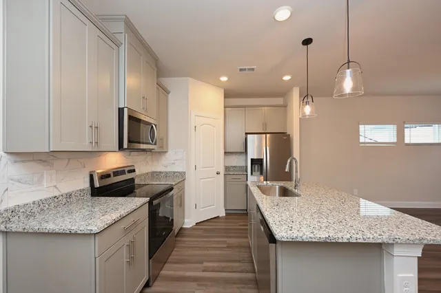 $2,225 | 4554 Skywood Lane, Nashville, TN 37207