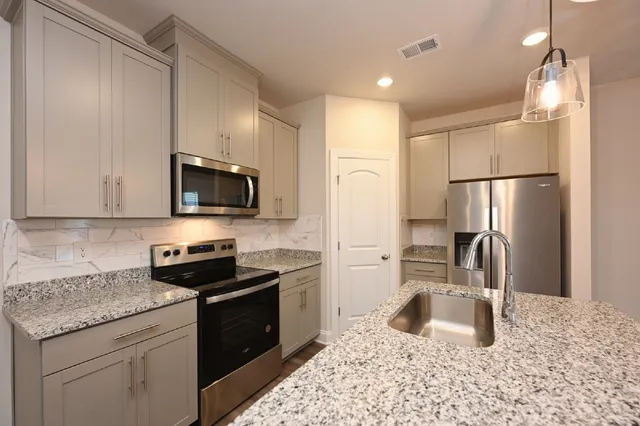 $2,225 | 4554 Skywood Lane, Nashville, TN 37207