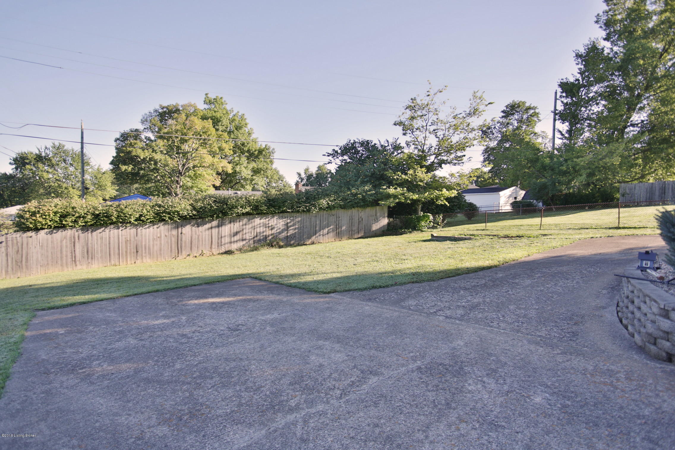 12305 Hardwick Road Louisville, KY 40243 - Photo 11 of 36 29