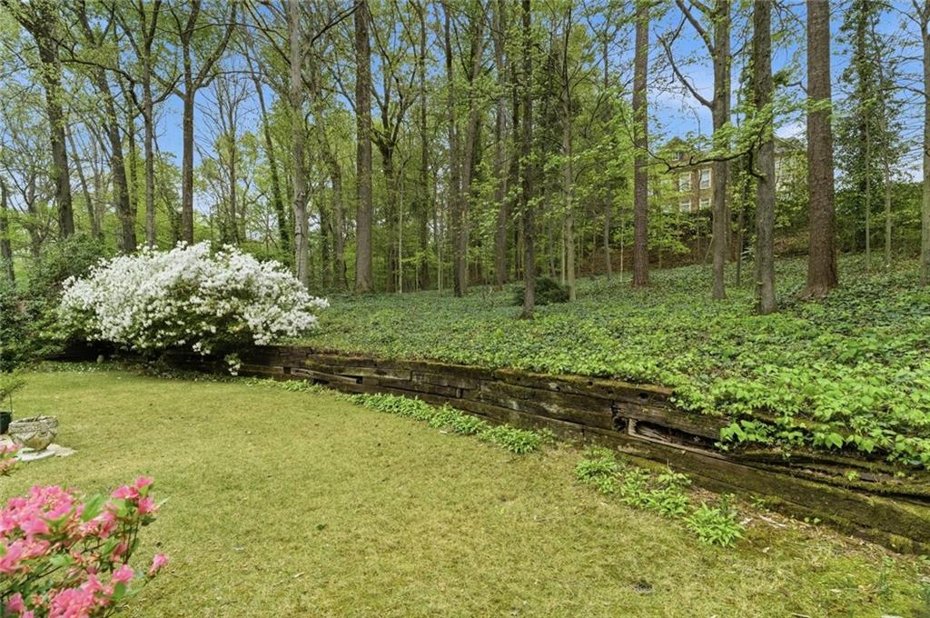 955 Vistavia Circle Decatur, GA 30033 - Photo 26 of 27