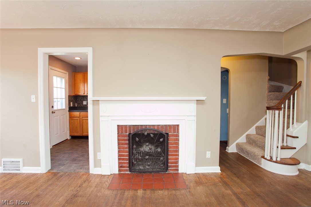 14839 Alger Road Cleveland, OH 44111 - Photo 4 of 21 Gallery Image 4