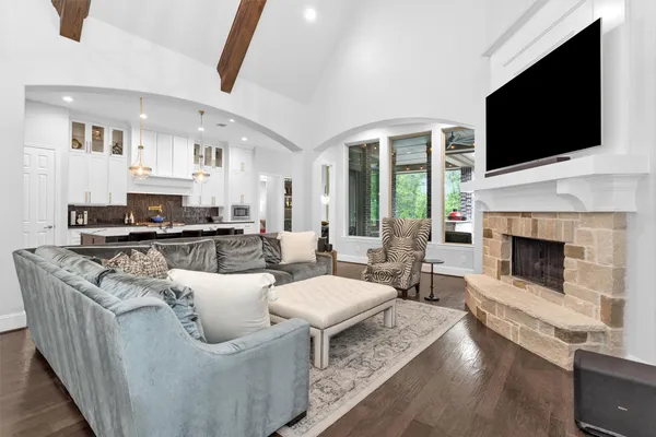 $895,000 | 134 Pacific Grove Drive, Montgomery, TX 77316