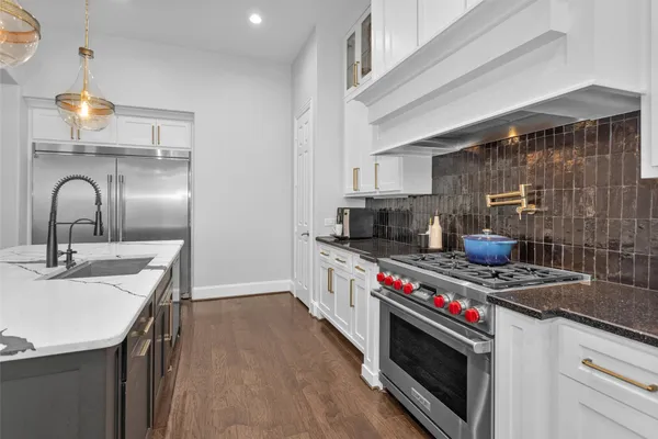 $895,000 | 134 Pacific Grove Drive, Montgomery, TX 77316