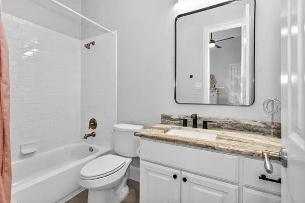 $895,000 | 134 Pacific Grove Drive, Montgomery, TX 77316