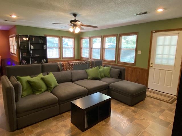 4558 East Dearing Road Memphis, TN 38117 - Photo 2 of 8