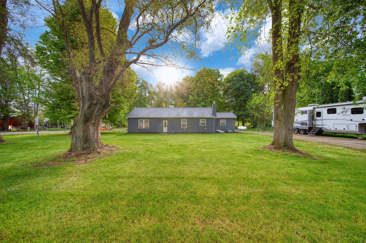 3293 Albion Road Concord, MI 49237 - Photo 2 of 35