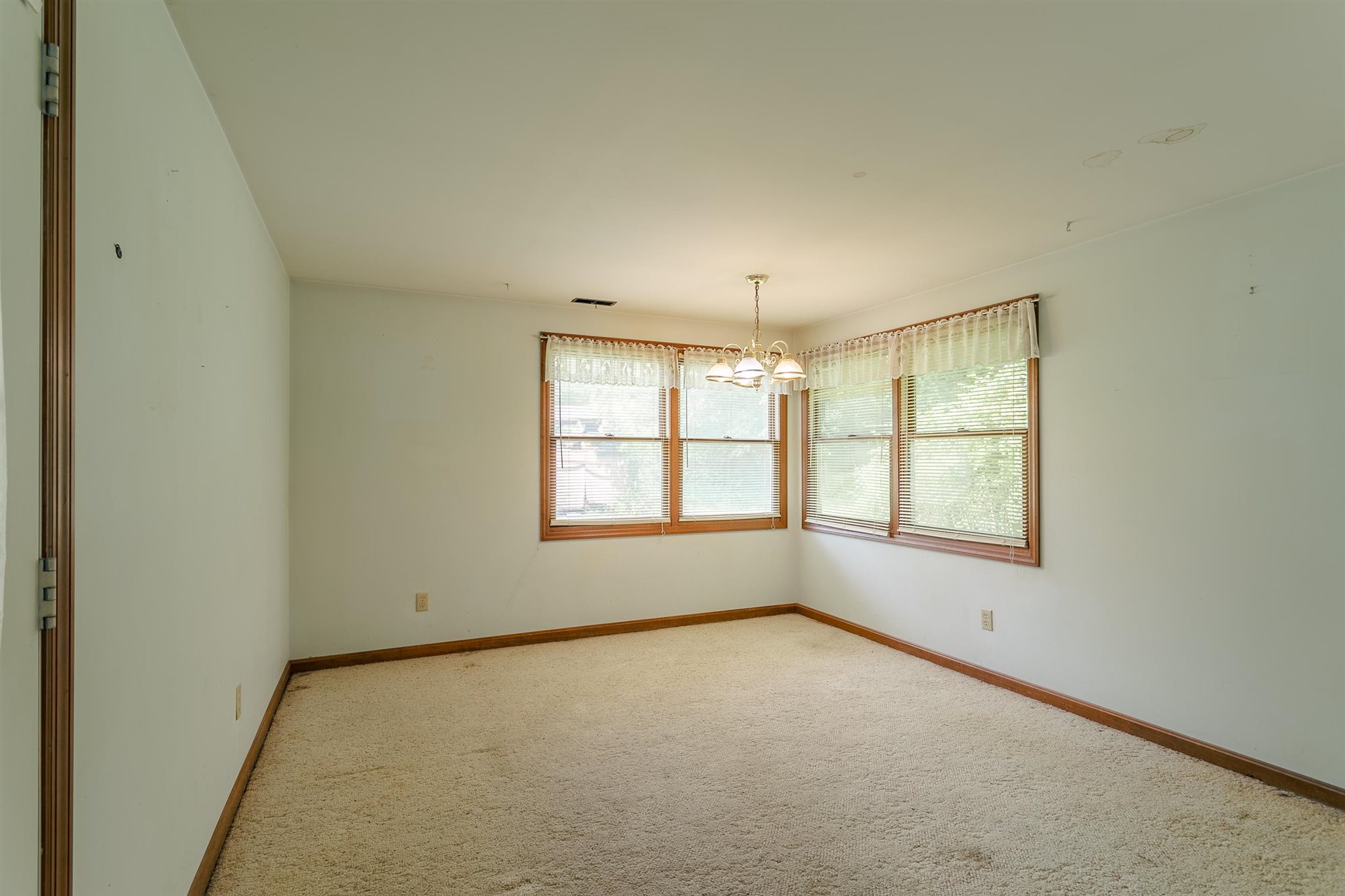 4555 Lenn Road Newburgh, IN 47630 - Photo 8 of 28 Gallery Image 8