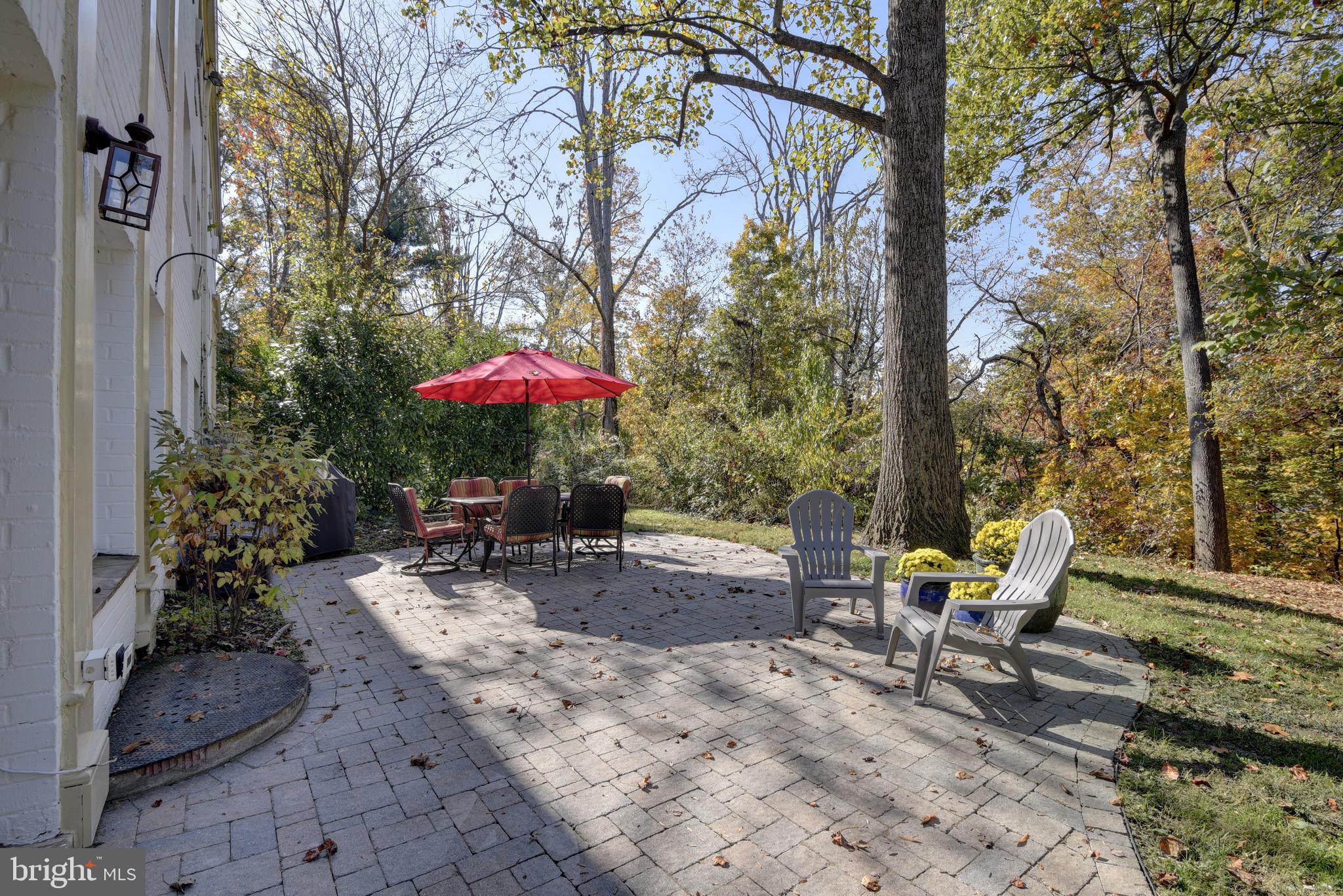 3342 Gunston Road Alexandria, VA 22302 - Photo 8 of 16 Awesome outside living space