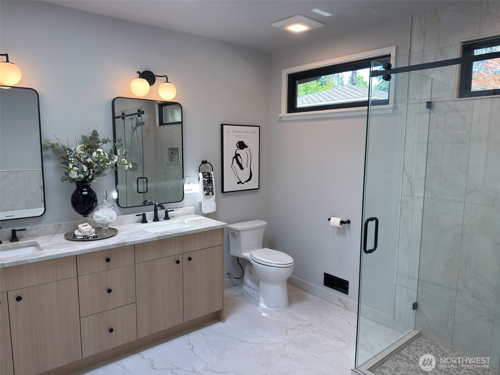 11055 Southeast Lake Road Bellevue, WA 98004 - Photo 15 of 20