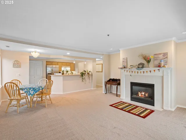 $307,000 | 15510 Northeast Knott Street, Unit 25, Portland, OR 97230