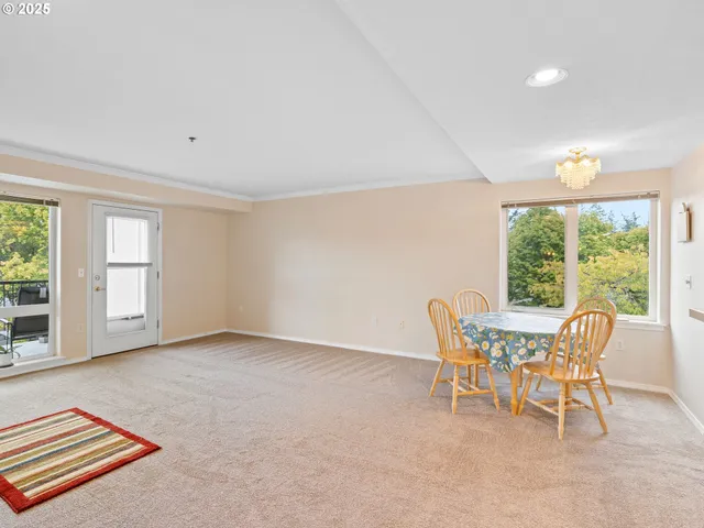 $307,000 | 15510 Northeast Knott Street, Unit 25, Portland, OR 97230