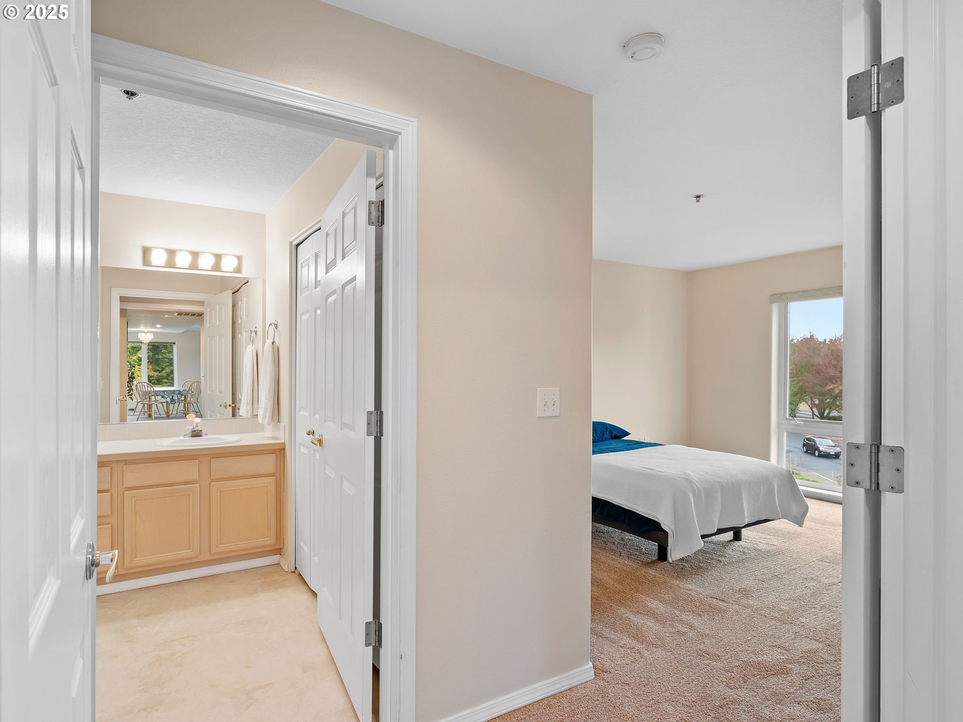 15510 Northeast Knott Street, Unit 25 Portland, OR 97230 - Photo 17 of 48 Bathroom, Attached