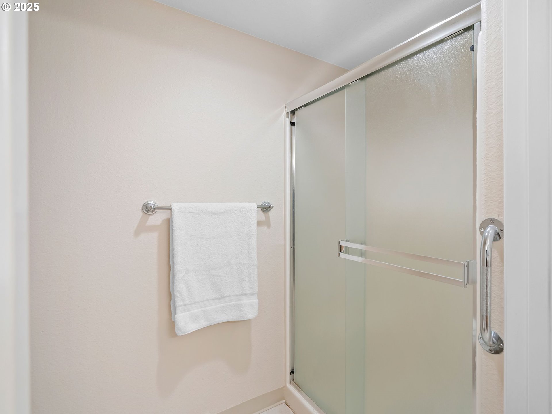 15510 Northeast Knott Street, Unit 25 Portland, OR 97230 - Photo 19 of 48 Bedroom