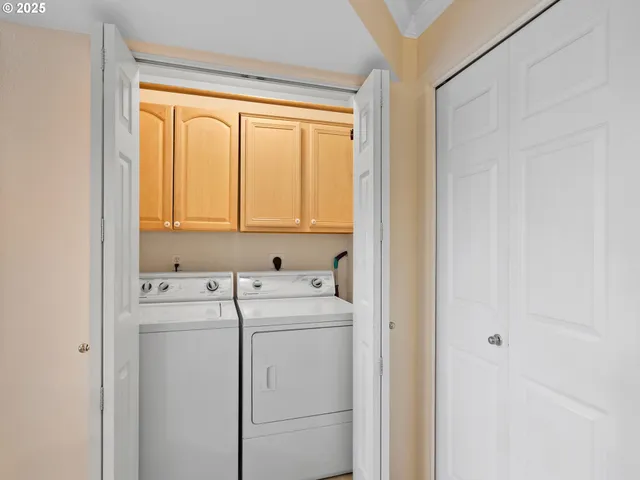 $307,000 | 15510 Northeast Knott Street, Unit 25, Portland, OR 97230