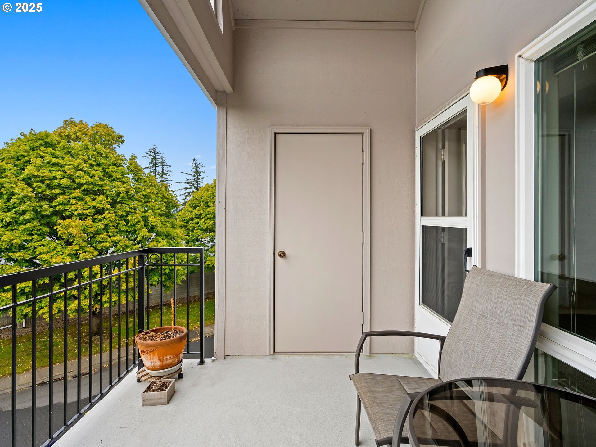 15510 Northeast Knott Street, Unit 25 Portland, OR 97230 - Photo 26 of 48 View