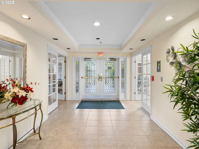 $307,000 | 15510 Northeast Knott Street, Unit 25, Portland, OR 97230