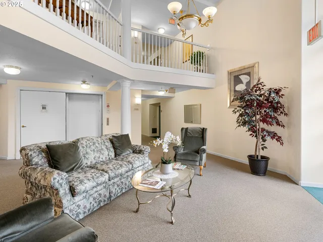 $307,000 | 15510 Northeast Knott Street, Unit 25, Portland, OR 97230