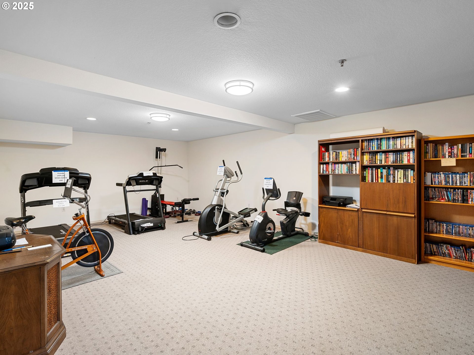 15510 Northeast Knott Street, Unit 25 Portland, OR 97230 - Photo 30 of 48 Community Room