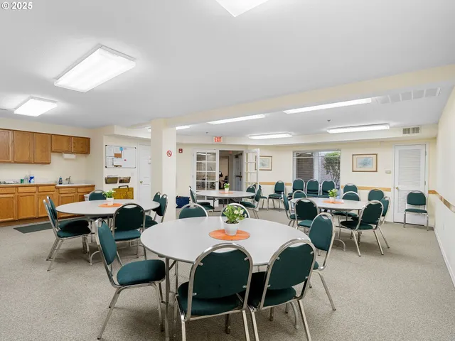 $307,000 | 15510 Northeast Knott Street, Unit 25, Portland, OR 97230